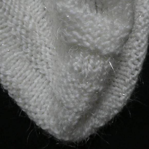 White knit scarf with shiny eyelash knit fibers, GUC - Picture 4 of 10